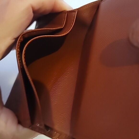 LOUIS VUITTON Porte Monet Bier Viennois Epi Leather Brown Kiss Lock Wallet GUC - Picture 14 of 16